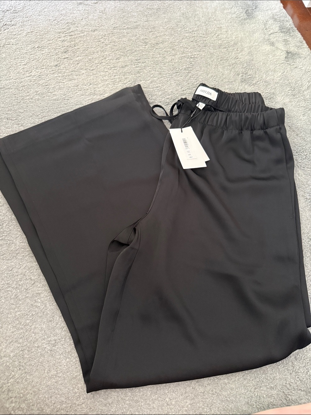 NWT Aritzia Black Satin Lodge Pant - Picture 6 of 6